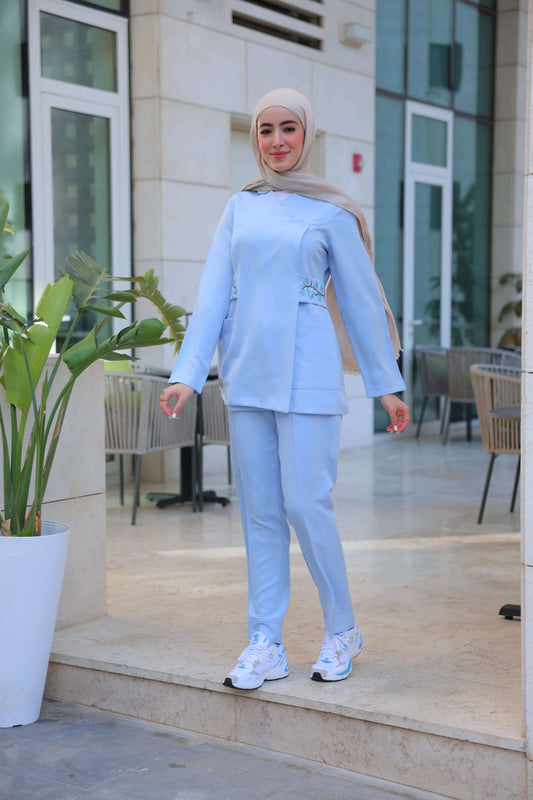 Floral embroidered scrub MEDMODELLE
