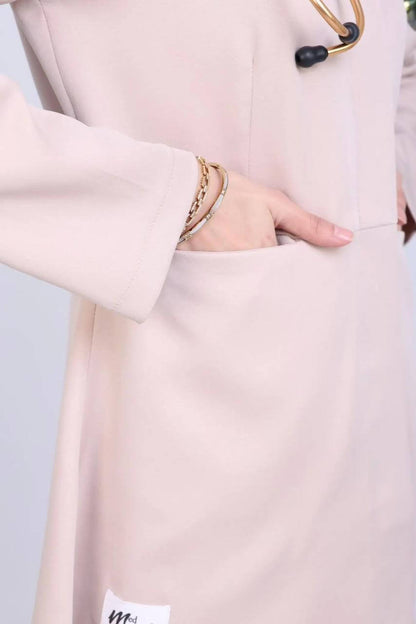 Beige Formal Scrub MedModelle